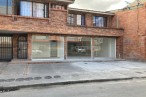Casa de 3 niveles ubicada en el municipio de Chí­a. Excelente oportunidad de renta.